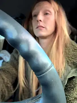 GoldenFlameGoddess live sex cam