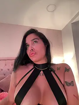 Bella__Wood live sex cam
