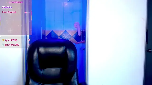 Cristal_War live sex cam