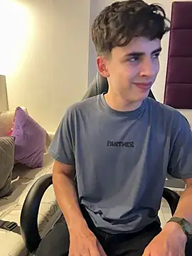 AdrianRinaldi live sex cam