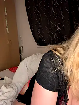 The_Real_Blondie4U's cam snapshot