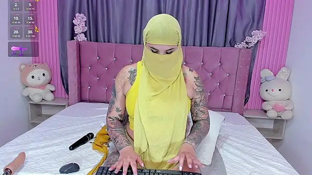 Nayla-Mouna's cam snapshot