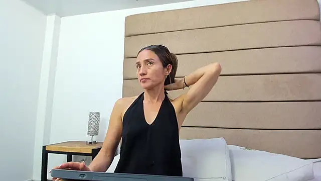 isaa_stone live sex cam