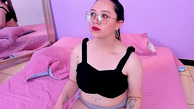 Alaiia___'s cam snapshot