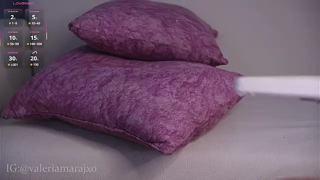 Your_naughtytrans live sex cam