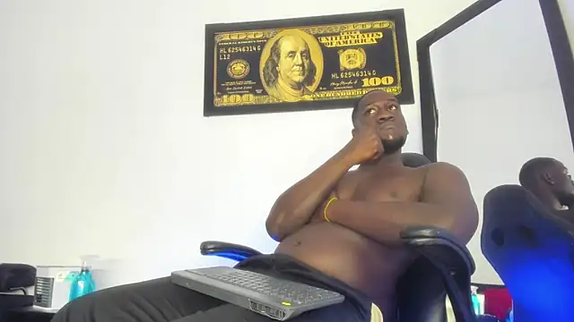 lucas_manzon's cam snapshot