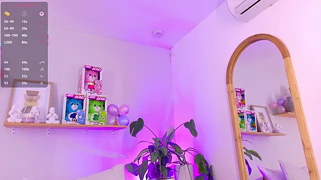 emily_bank's cam snapshot