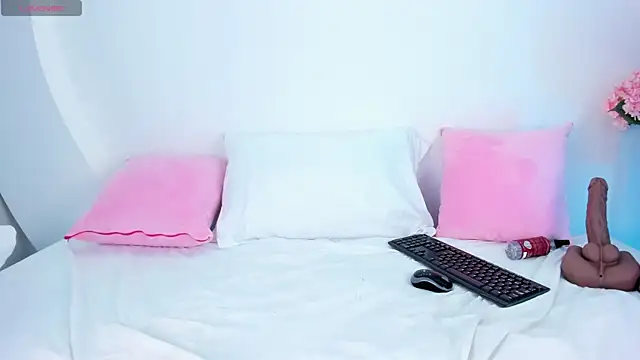 ValeriMilton's cam snapshot