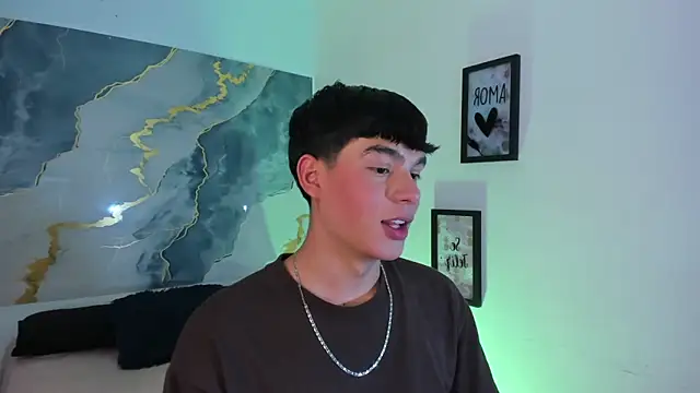 Isaac_Kurtt's cam snapshot