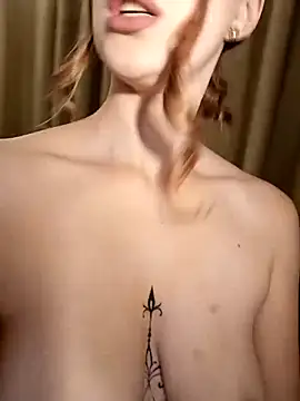 Susiee_Redd live sex cam