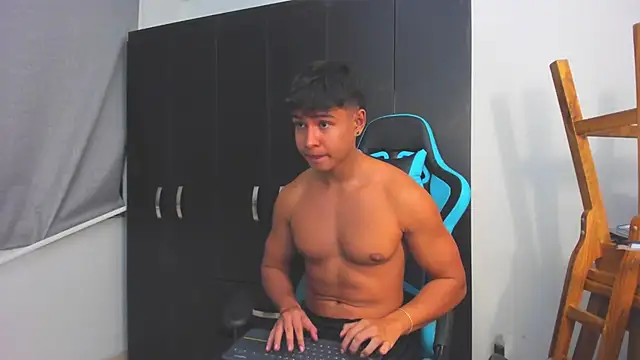 Bray_Kevin live sex cam