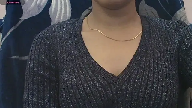 YOUR-BADASS-DIVA live sex cam