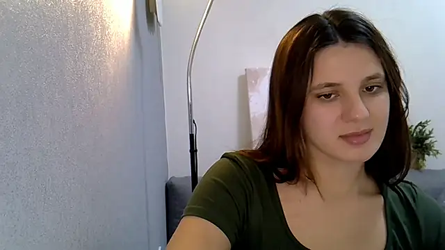 KiraHoney live sex cam