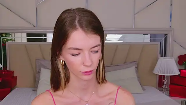 MeganMour's cam snapshot