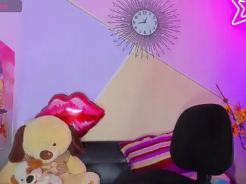 Antonella-Moon145 live sex cam