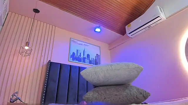 viiolett_lee live sex cam