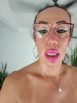YOURSDEBORA live sex cam