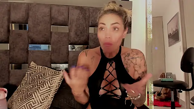 daiila_jonnes live sex cam