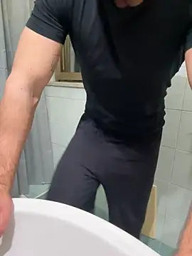 giovan2020 live sex cam