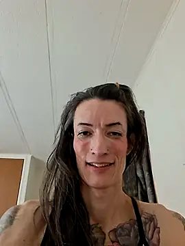 MaitressePomme3 live sex cam