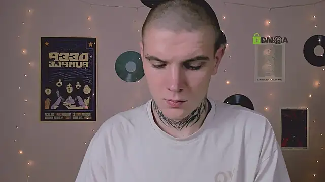 drew_soft_'s cam snapshot