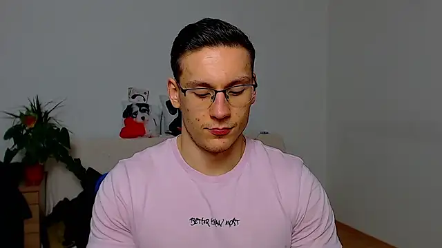 ZeinMiracles live sex cam