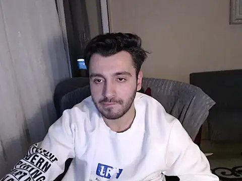 handsomeee04's cam snapshot