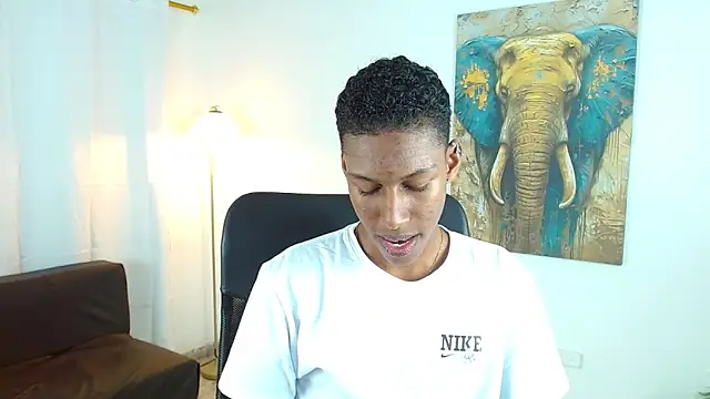 maiki18_'s cam snapshot