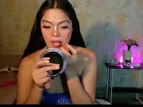TsLisaLove live sex cam