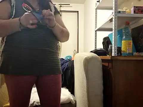 Samantha_Squirt@xh live sex cam