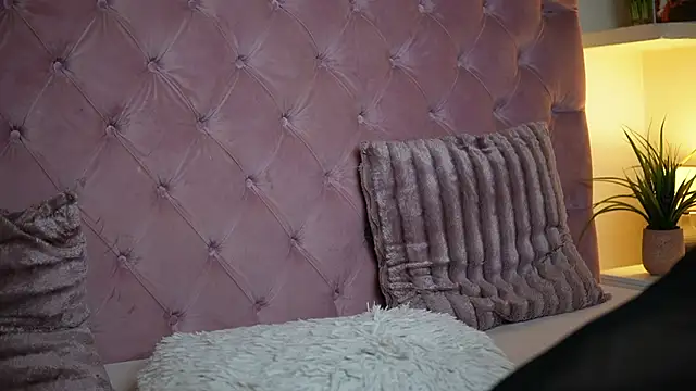 MaiaMini live sex cam