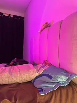 nikiwild18 live sex cam