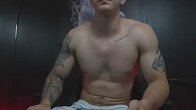 JacksonOlsenn live sex cam