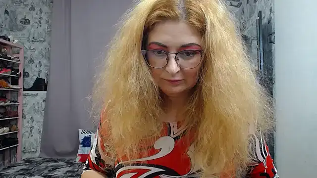 Helen1974 live sex cam