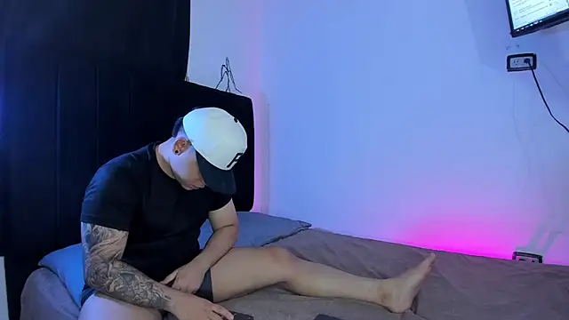 BoomChikaWow live sex cam