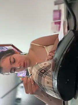 Cloew_Marz live sex cam