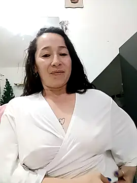 emilypoppy3's cam snapshot