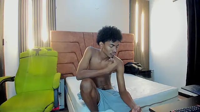 FYKMOR_1 live sex cam