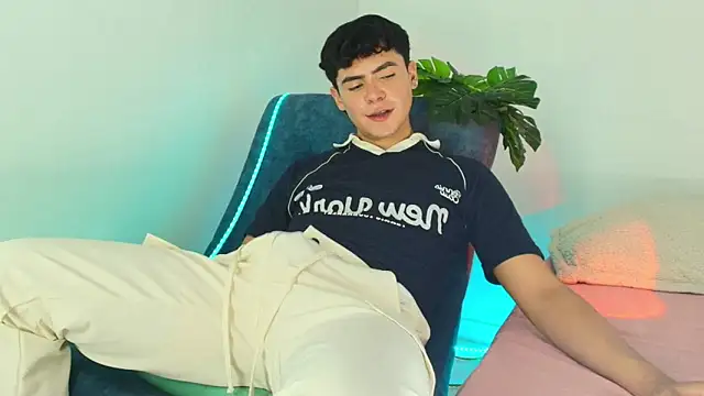 CamiiGuzmanX live sex cam