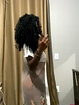 Naiara77 live sex cam