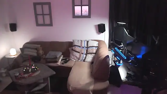 Nomi1612 live sex cam