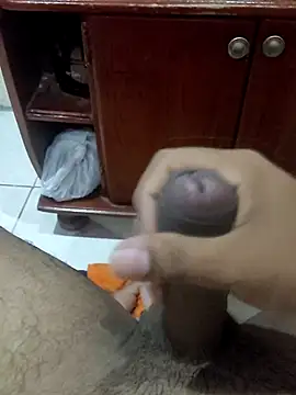 Tu_papi_69_ live sex cam