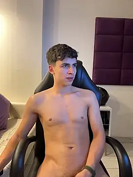 AdrianRinaldi live sex cam