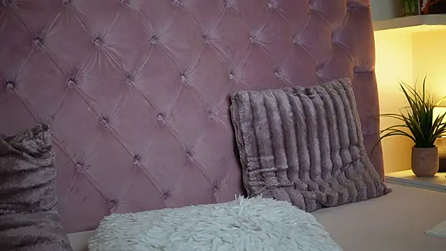 MaiaMini live sex cam