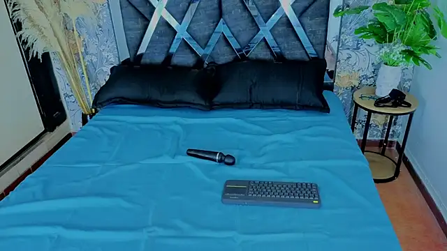 hinata_itachi live sex cam