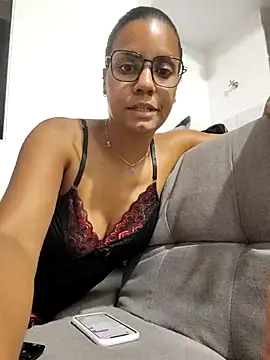 Bella_missandei live sex cam