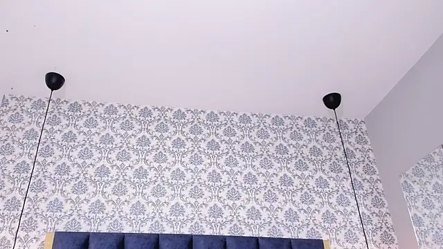 Naomi_Lynn live sex cam