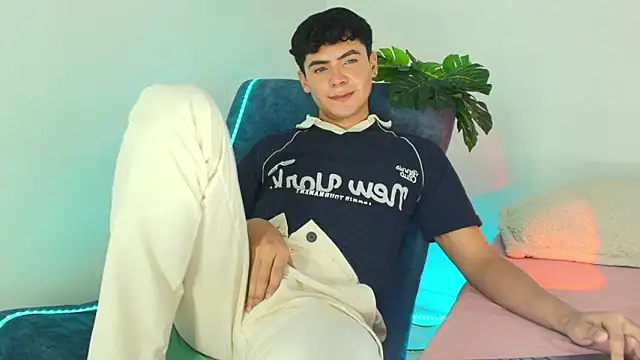 CamiiGuzmanX live sex cam