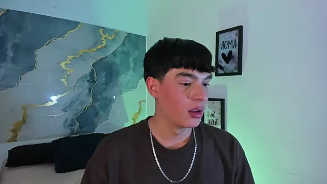 Isaac_Kurtt's cam snapshot