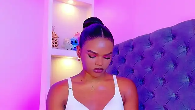 CamiEstrada live sex cam